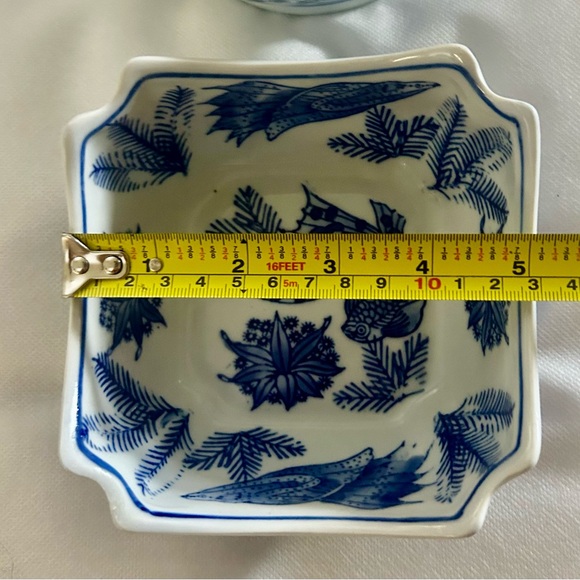 2 Vintage, blue & white porcelain Japanese/ asian rice bowls and votive holder. - Picture 14 of 15